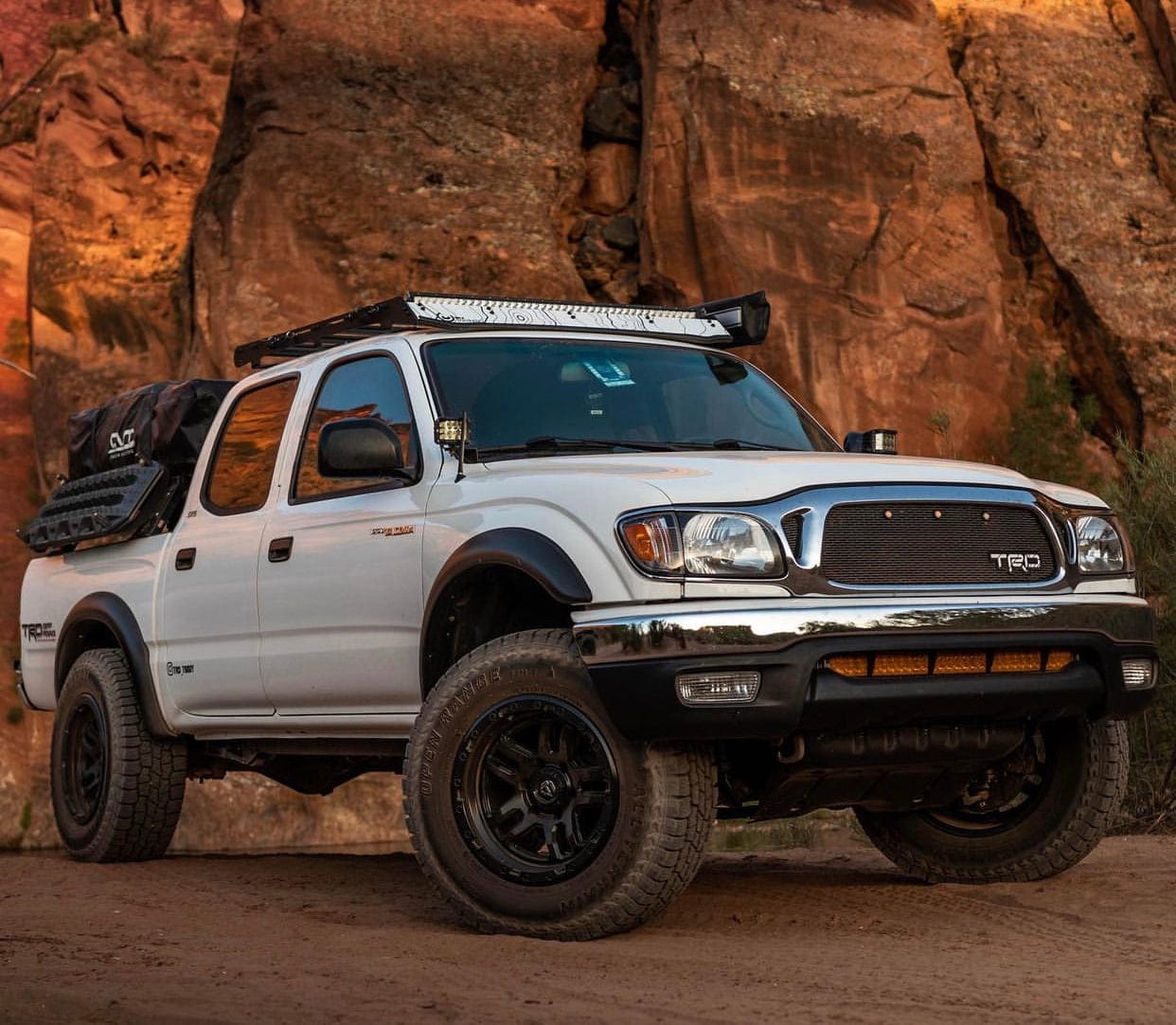 CBI/Prinsu 1ST GEN TACOMA DITCH LIGHT BRACKETS | 1996-2004