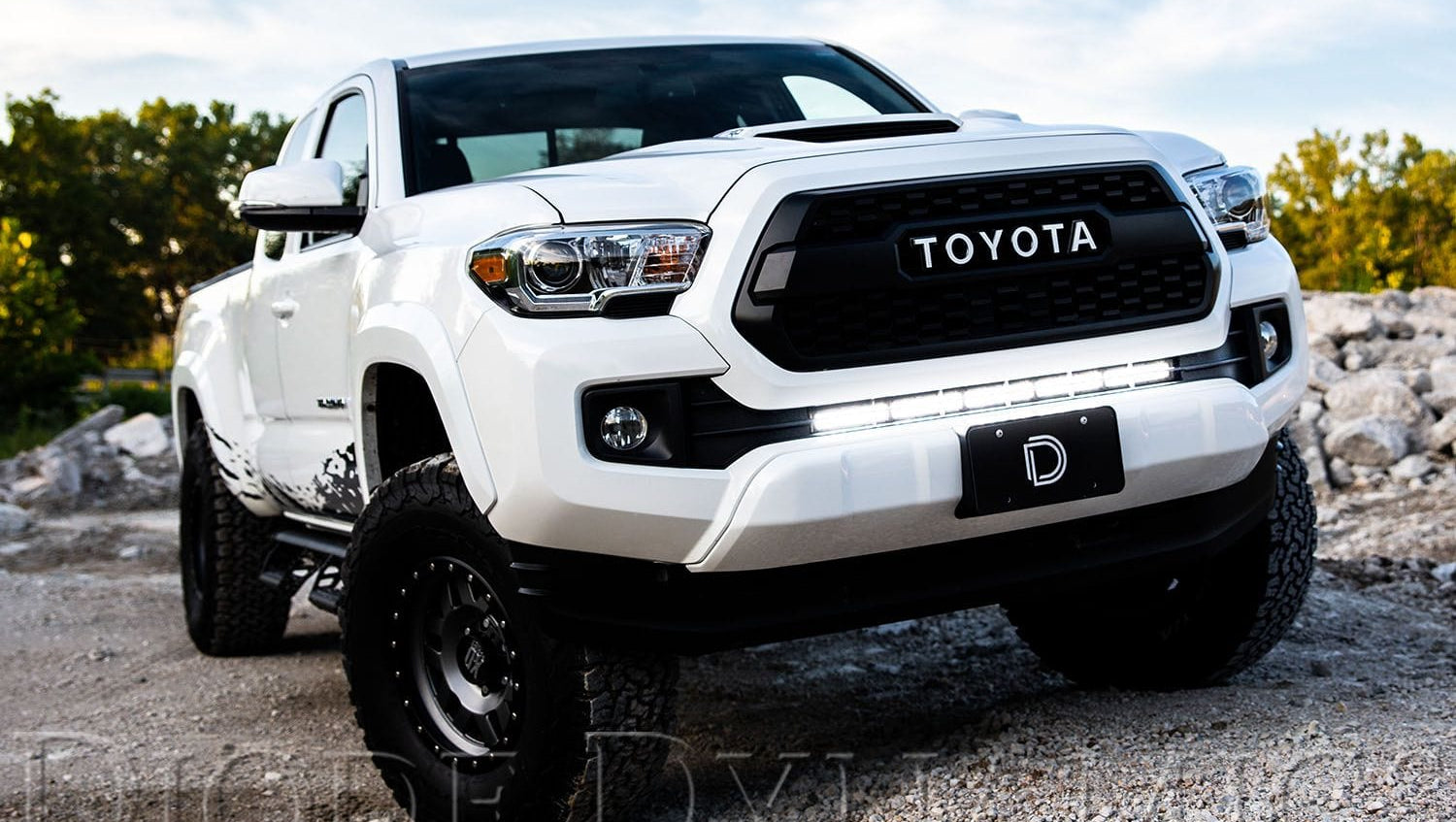 Diode Dynamics 2016-2023 Toyota Tacoma Stealth Light Bar Kit