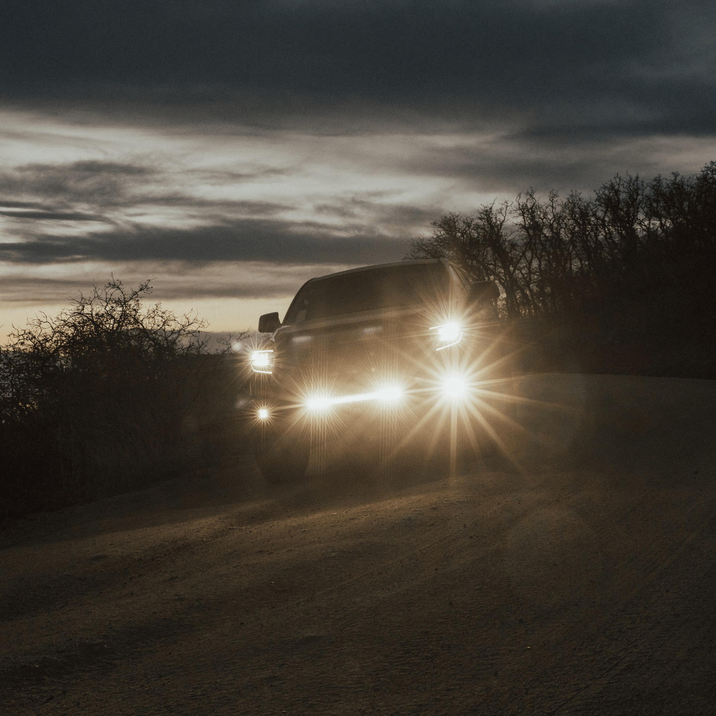 Heretic Studio Toyota Tundra - Behind The Grille - 30 inch Light Bar - Clear Lens