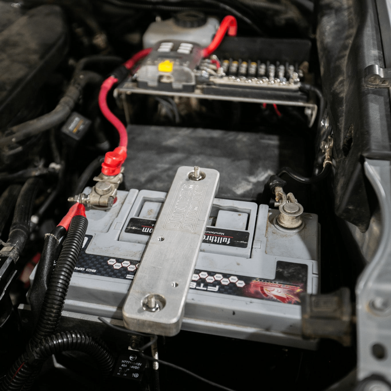 Juniper Overland Aluminum Battery Tie-Down