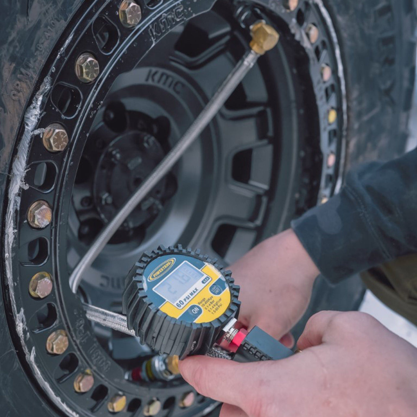 Power Tank Monster Valves Monster Valve Primary - Standard Valve Stem Mount - 5 pack with Ventoso RED Tire Inflator Gauge