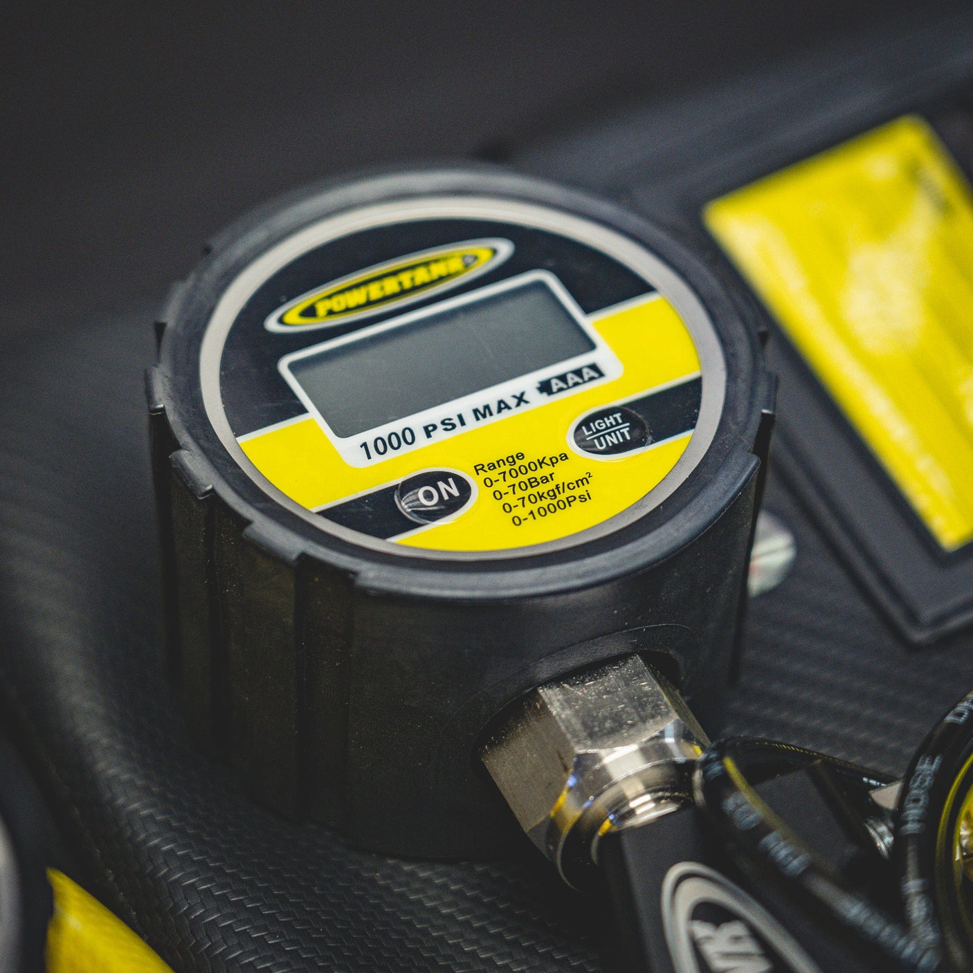 Power Tank N2 Equipment Shock Inflator with Gauge Tool