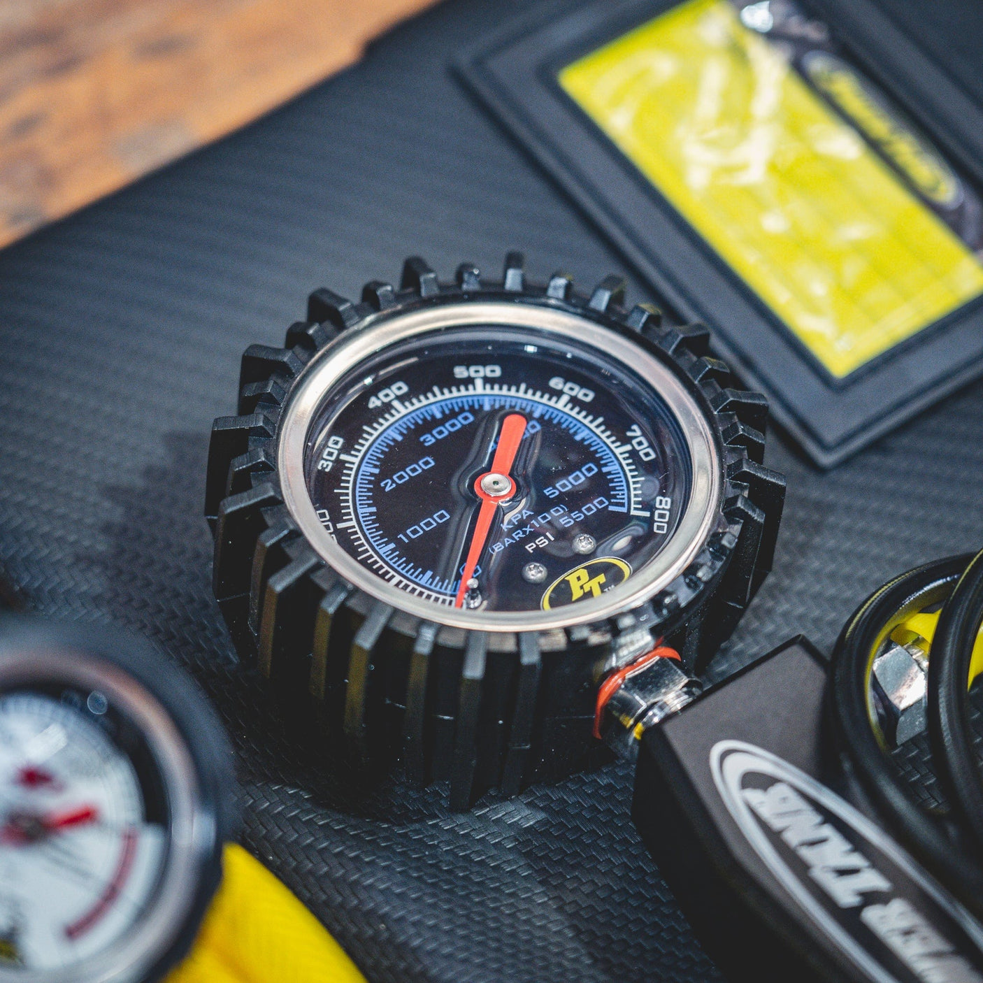 Power Tank N2 Equipment Shock Inflator with Gauge Tool